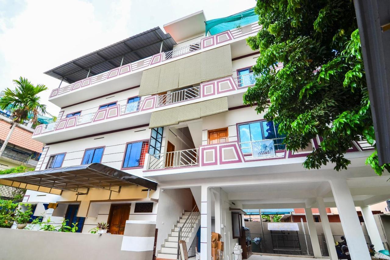 Oyo Home 81801 Akash Villa Trippapur Exteriér fotografie